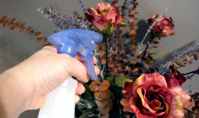 Chăm sóc gây hoa giả - làm sạch hoa lụa giả không khách gì đồ mới