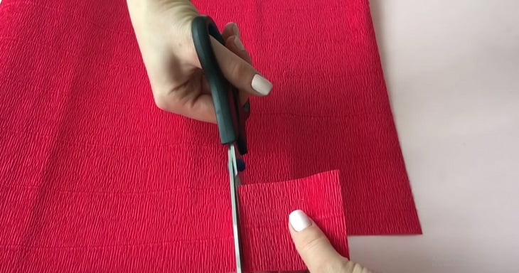 Cách làm một bó hoa hồng hoàn chỉnh bằng giấy nhún -b2