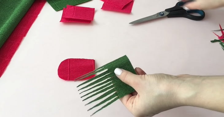Cách làm một bó hoa hồng hoàn chỉnh bằng giấy nhún -b4